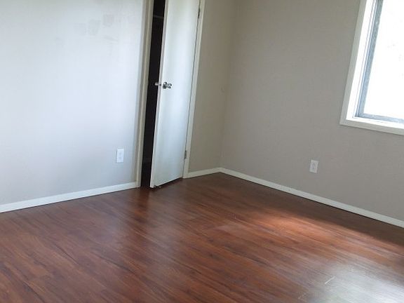 4th image of 3227 Washington Pike