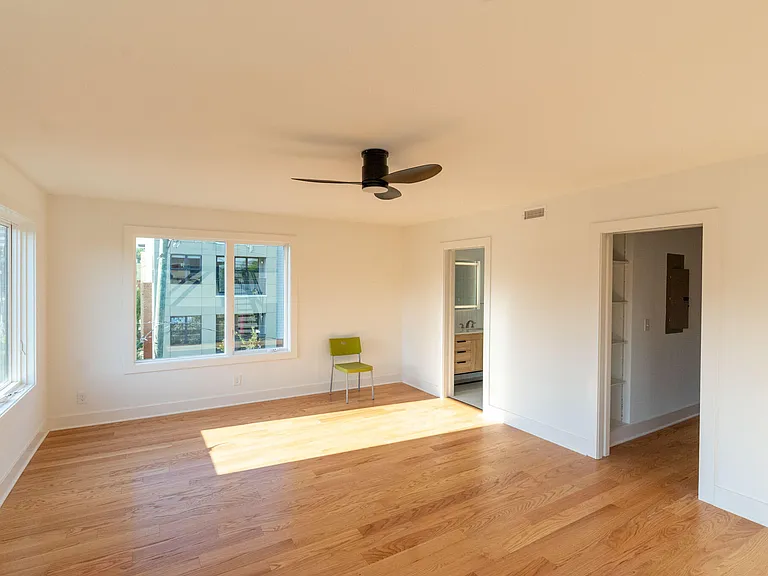 400 E Martin St #A — Photo 17