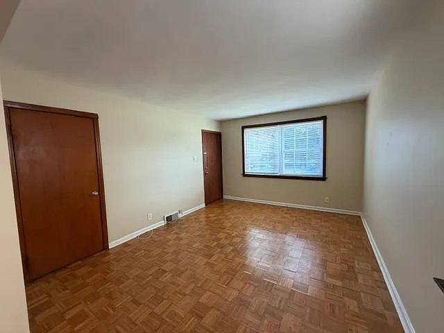 5493 Loughborough Ave — Photo 7