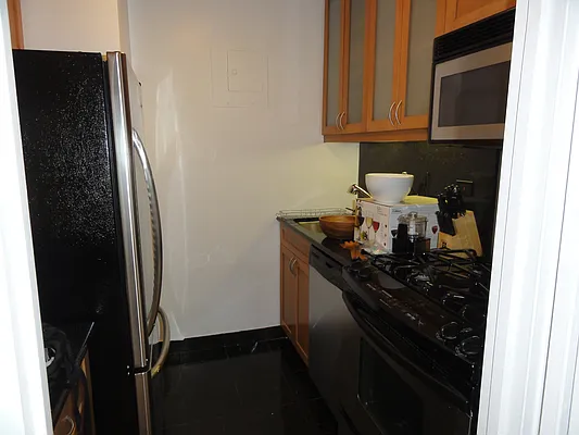 Rented by NYC Realty Boutique LLC | media 6