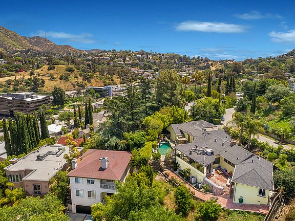 4th image of 3415 Bonnie Hill Dr