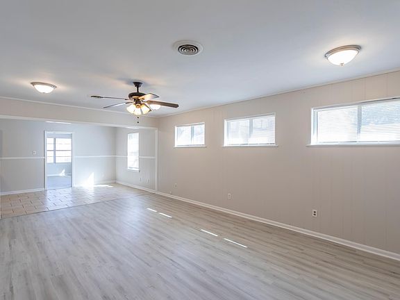 4th image of 1902 Pinecrest Dr