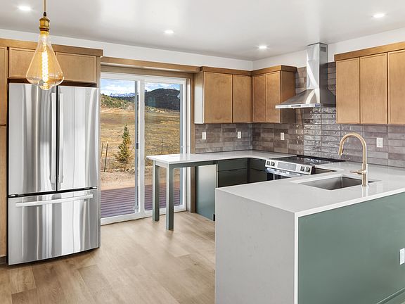 4th image of 228 Redcliff Dr