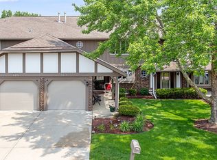 8278 Stonehenge Dr, Orland Park, IL 60462