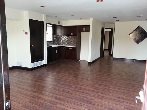 2nd image of 13854 Carson St