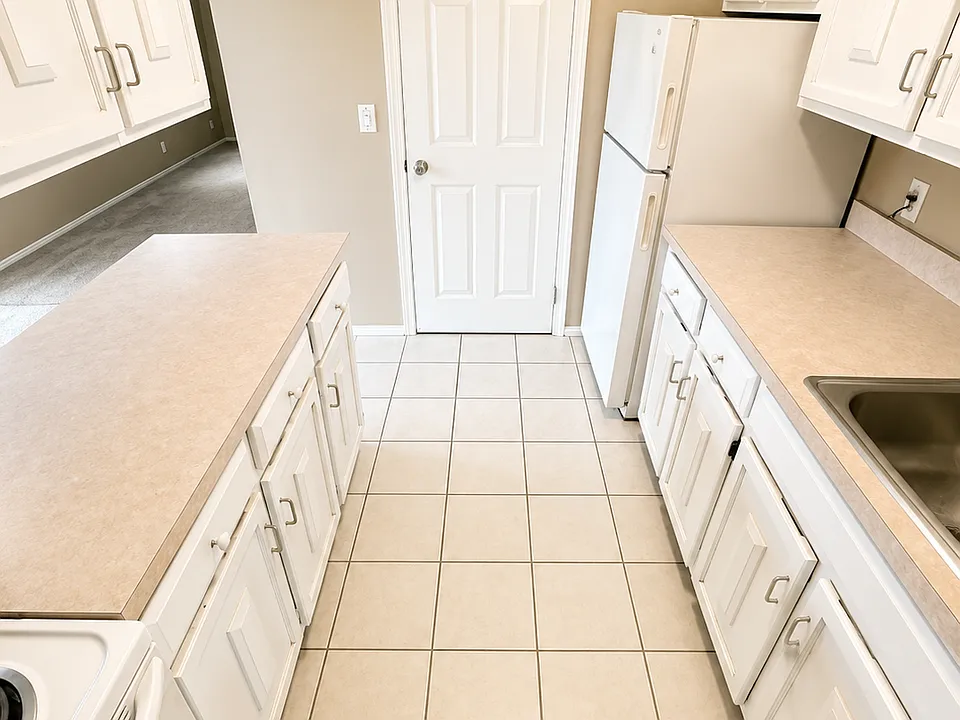 4459 S 27th St #C09