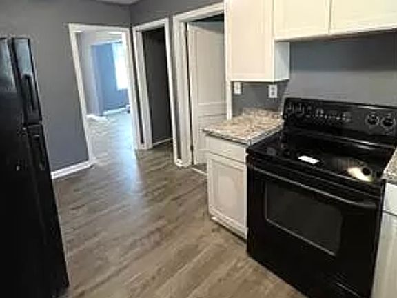 5th image of 1989 W Lakeside Dr