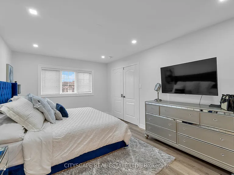 6421 Donway Dr — Photo 29