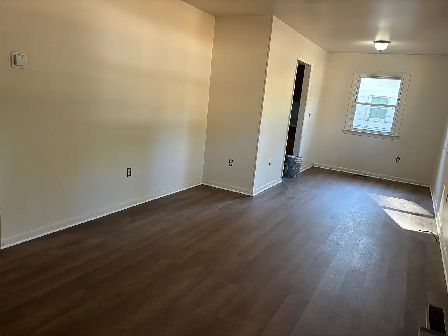 3 bed, 912 sqft, $1,375 — Photo 2