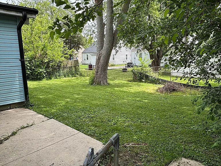 877 W Murphy St — Photo 4