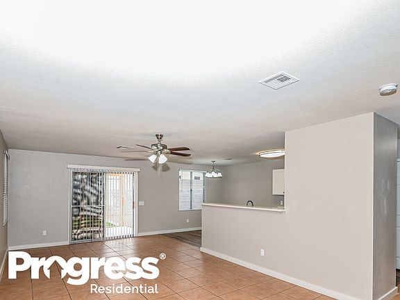 4th image of 704 Roberta Alecia Ave