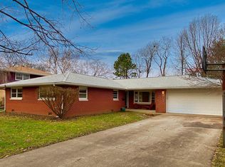 802 E McHenry St, Urbana, IL