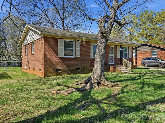 2nd image of 4325 Knollcrest Dr