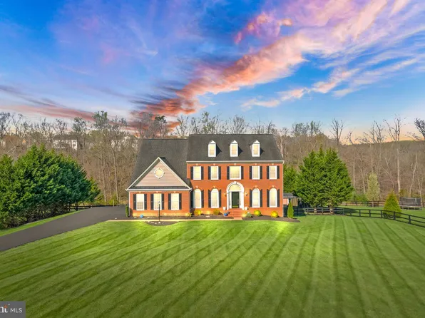 6904 Mill Valley Dr, Warrenton, VA 20187