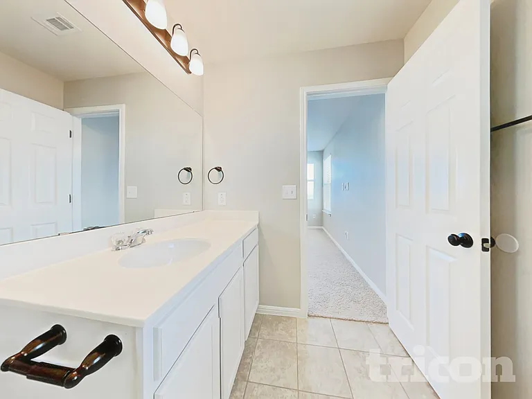 184 Vestral Rd — Photo 7