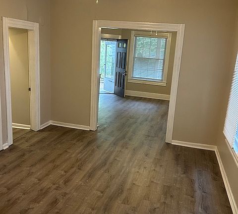 3rd image of 1447 Winchester Ave #1