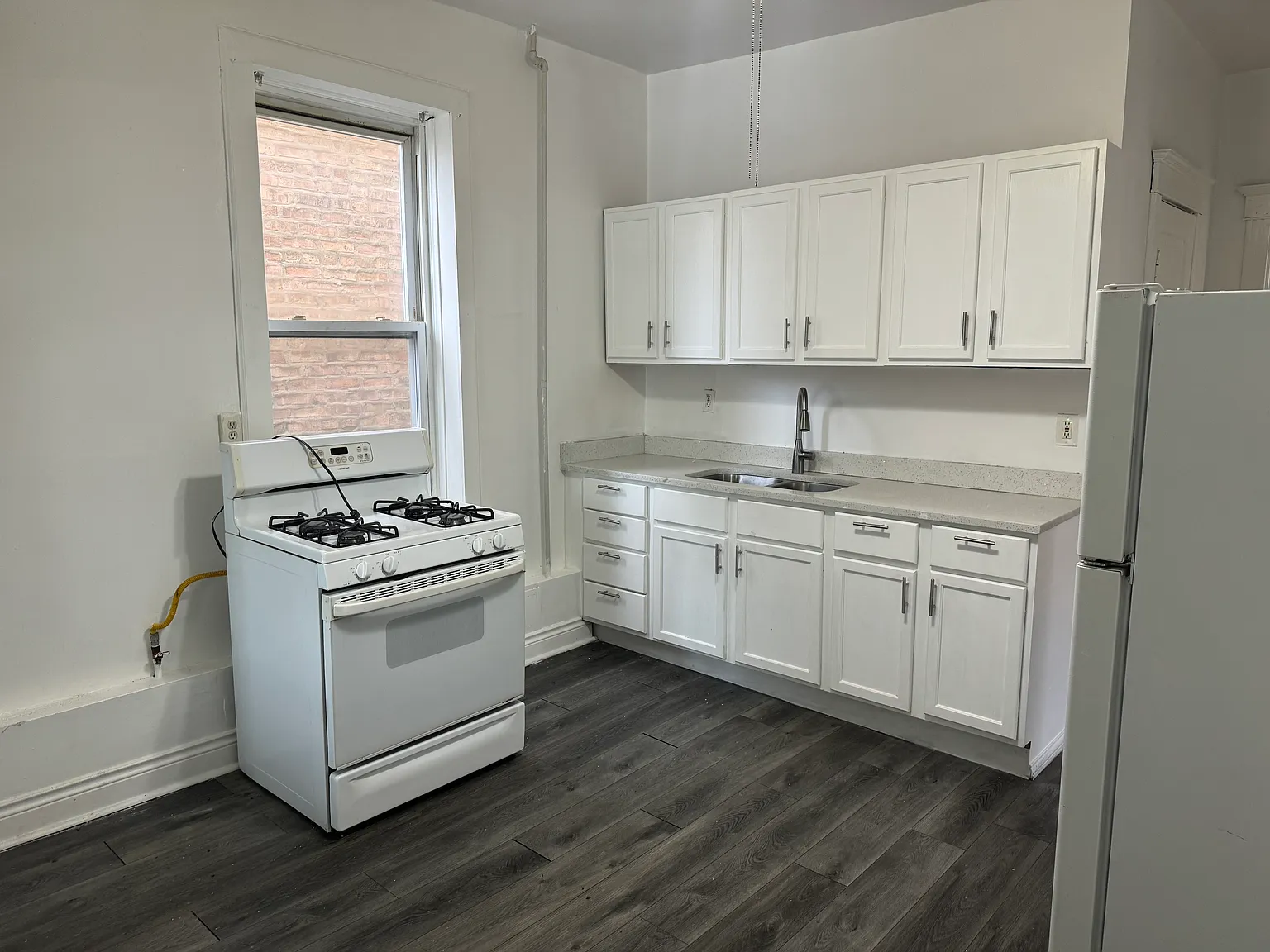 3 bed, 1175 sqft, $1,925 — Photo 4