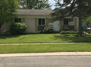 730 Robertson Dr, Brighton, MI