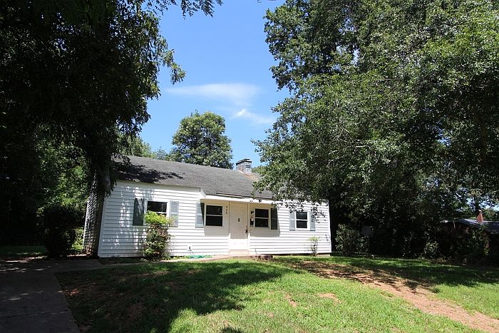 1st image of 725 Lucas St #725