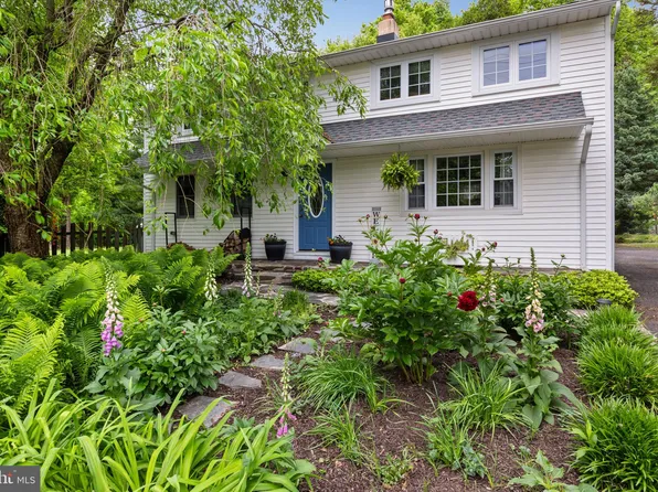 1520 Guinea Ln, Warrington, PA 18976