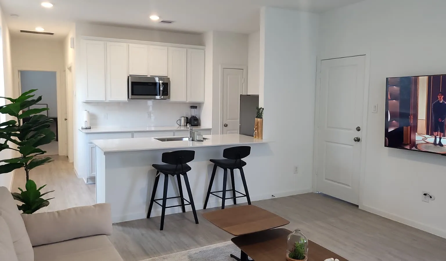1 bed, 570 sqft, $1,400 — Photo 1