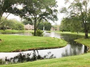 1916 SE Clatter Bridge Rd, Ocala, FL 34471