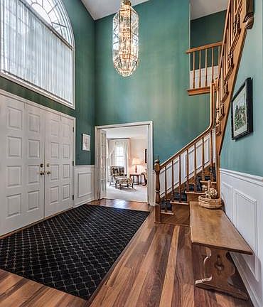 3rd image of 3306 Charlemagne Ln