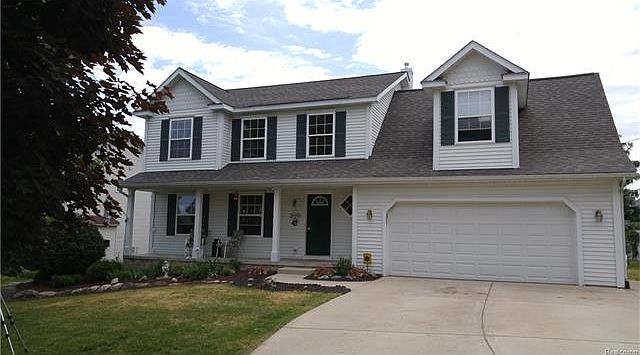 1st image of 302 Brentwood Dr