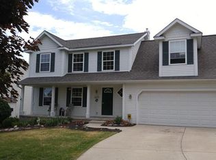 302 Brentwood Dr, Pinckney, MI