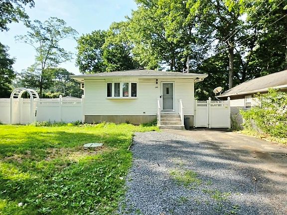 2nd image of 149 Moriches Avenue