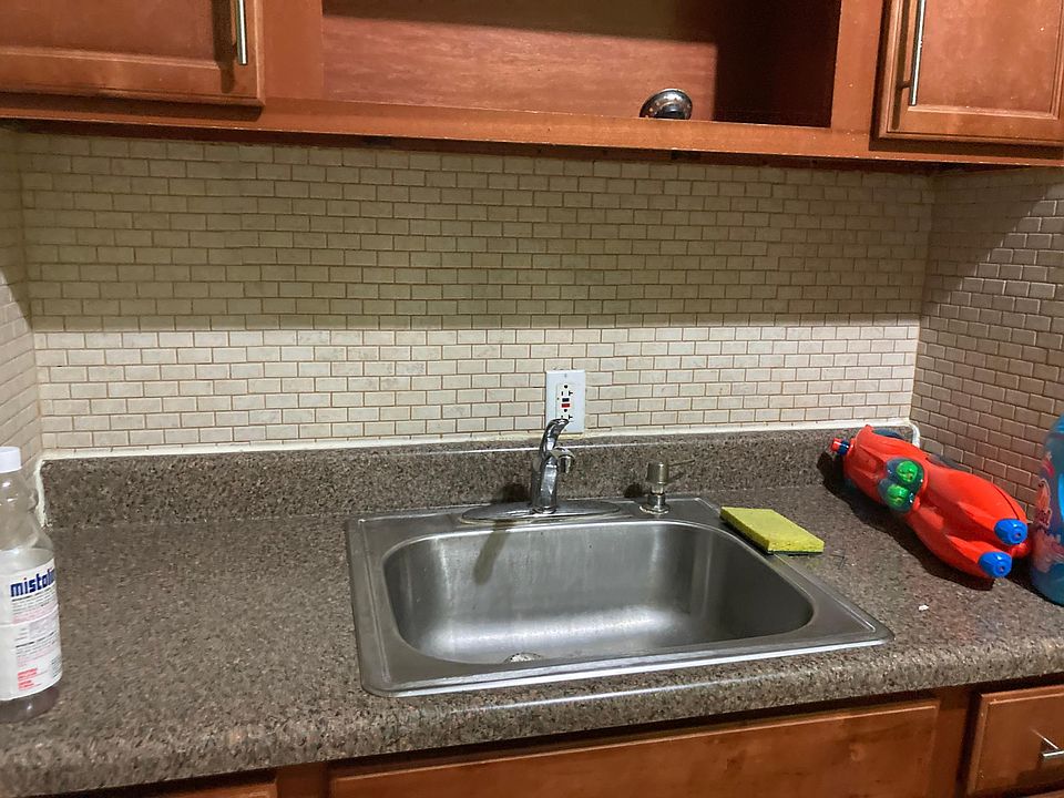 2nd image of 1930 Bleecker St APT 1R