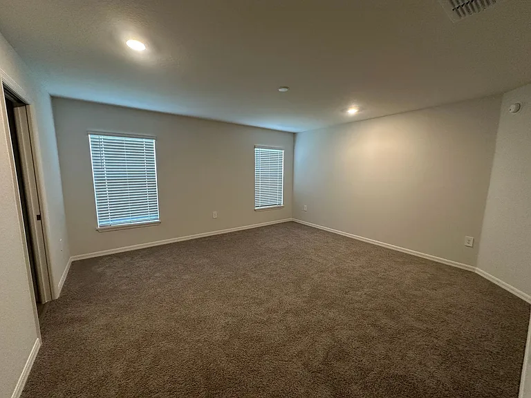 4506 Rapallo Ave — Photo 5