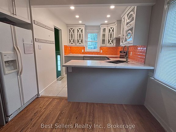 4th image of 75 Vanbrugh Ave