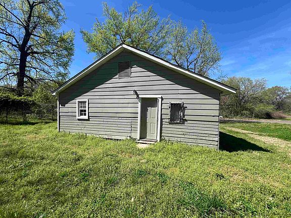 5th image of 3044 Green Rd