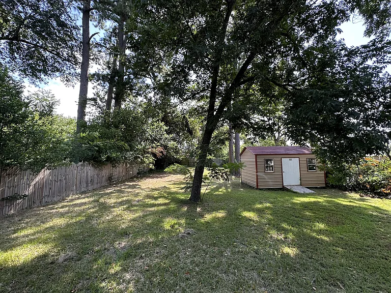 208 N Bowie St — Photo 16