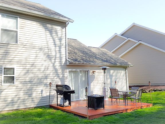 Back Yard Living 