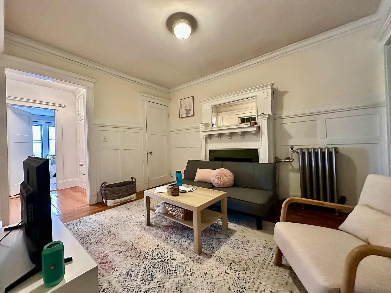 3 bed, 900 sqft, $5,500 — Photo 1