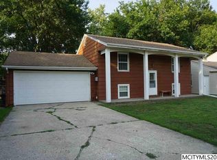 410 22nd St SW, Mason City, IA 50401