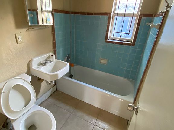 4th image of 1598 W 23rd St
