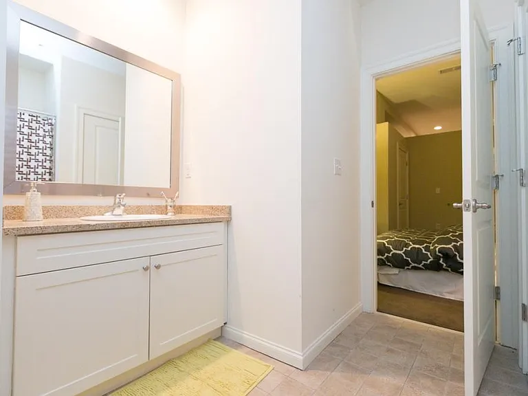 526 PENN AVENUE APARTMENTS — Photo 6