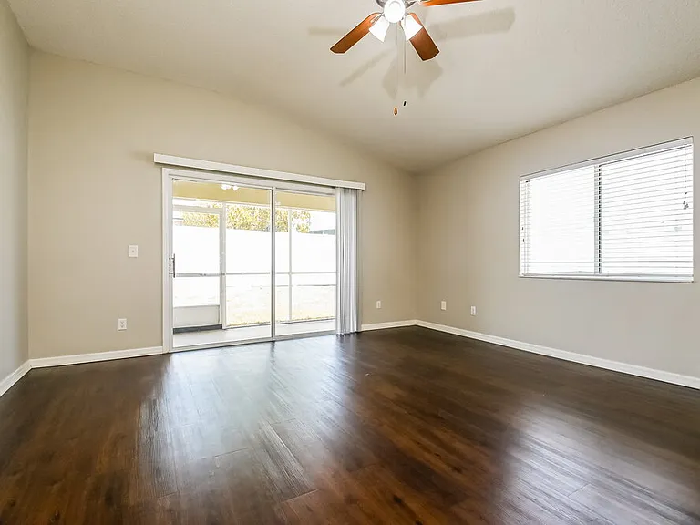 12845 Longcrest Dr — Photo 8