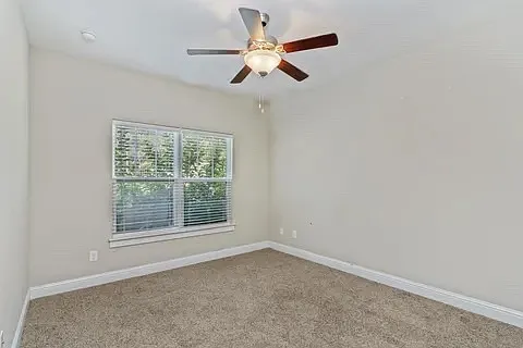 6013 Trestle St — Photo 7