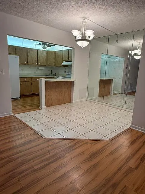 2 bed, 2.0 bath, 922 sqft, $1,800 — Photo 3