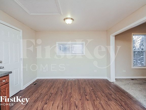 5th image of 1910 Carmel Blvd #1