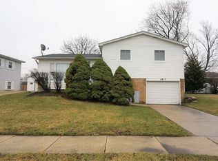 5817 Orange Ln, Oak Forest, IL 60452