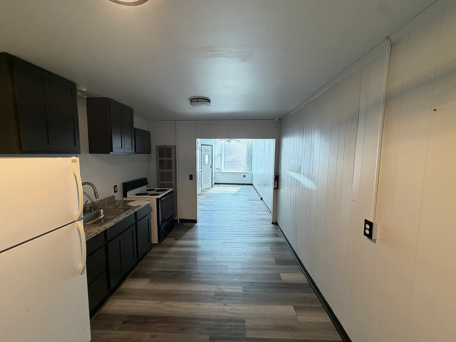 1 bed, 400 sqft, $700 — Photo 2
