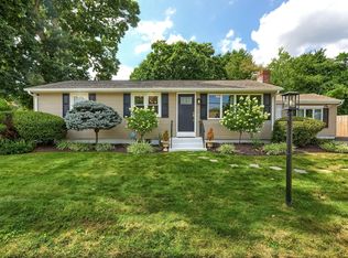 33 Red Robin Rd, Cranston, RI 02920