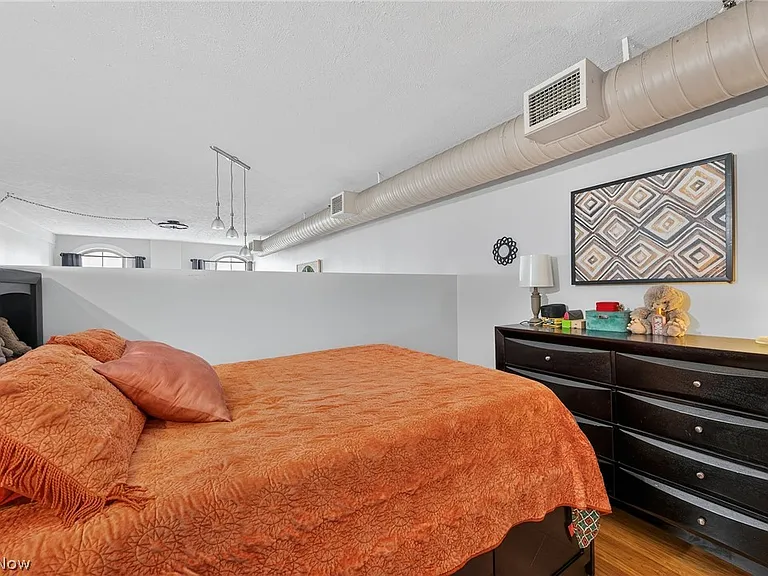 408 W Saint Clair Ave #319 — Photo 17