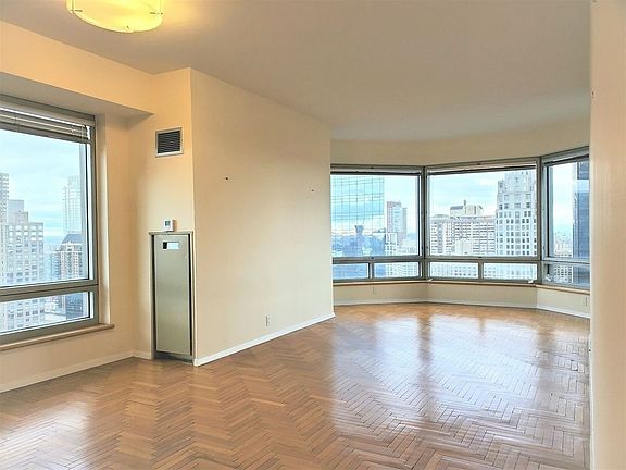 4th image of 301 W 57th St APT 37A
