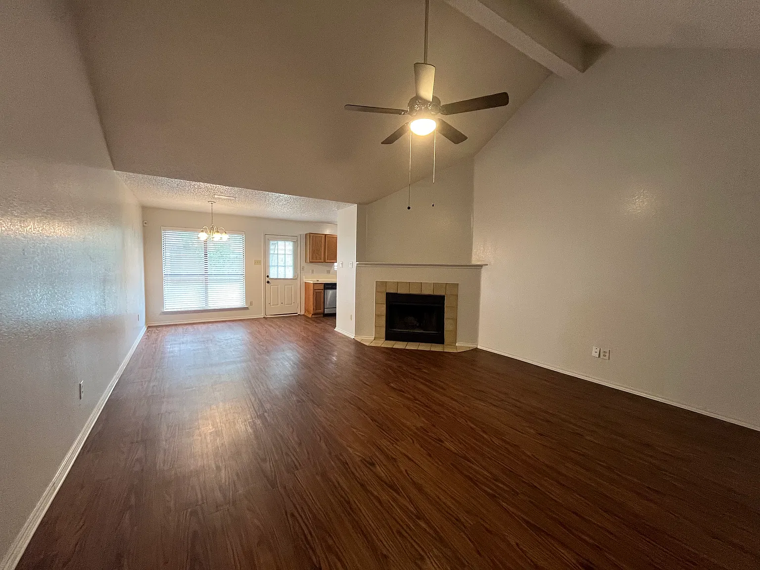 2 bed, 1264 sqft, $1,745 — Photo 3